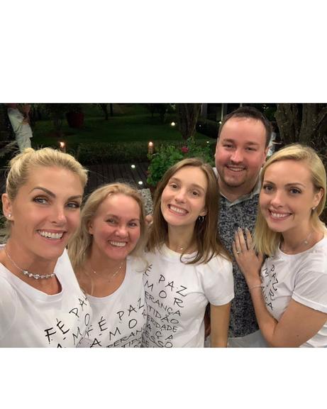 Ana Hickmann faz homenagem de aniversário para mãe