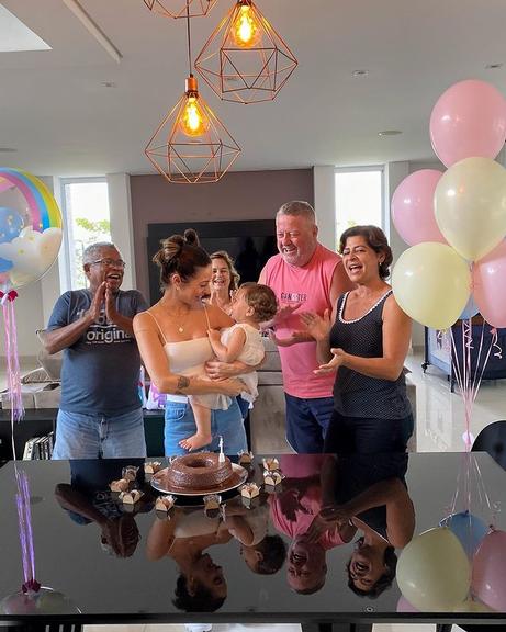 Esposa de Projota, Tamy Contro, celebra primeiro aniversário da filha, Marieva com festinha simples 