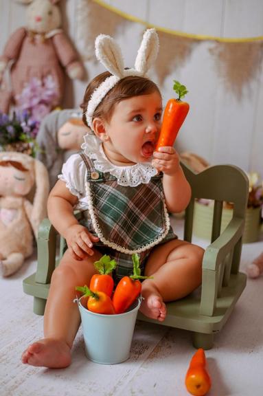 Filhos de Natália Toscano e Zé Neto surgem em ensaio de Páscoa