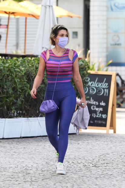 Flávia Alessandra deixando academia no Rio de Janeiro