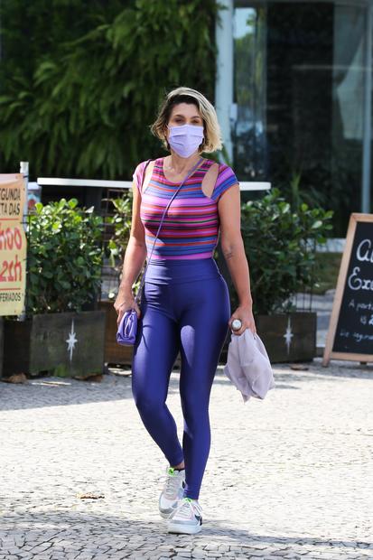 Flávia Alessandra deixando academia no Rio de Janeiro