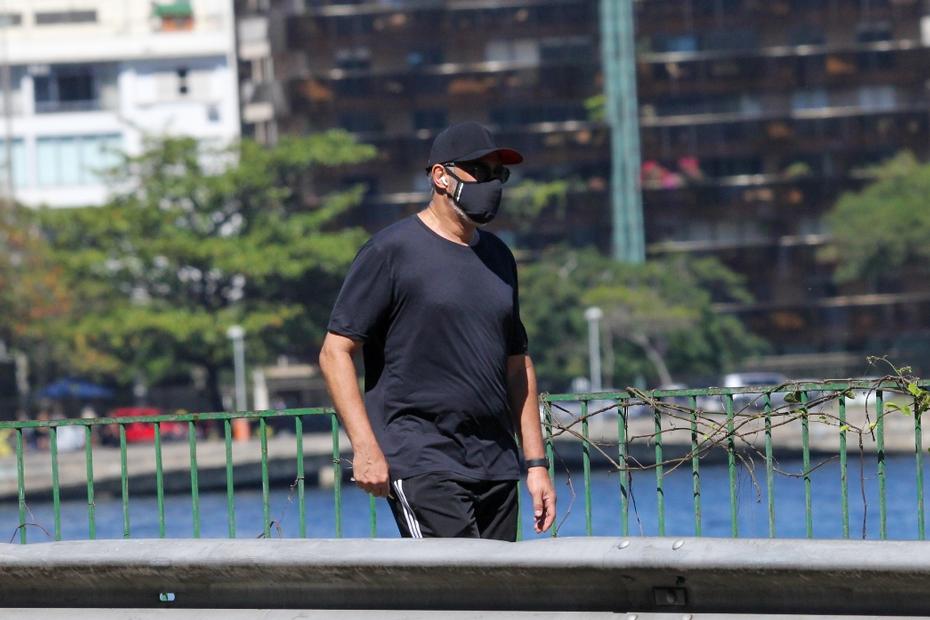 William Bonner faz exercício na Lagoa Rodrigo de Freitas