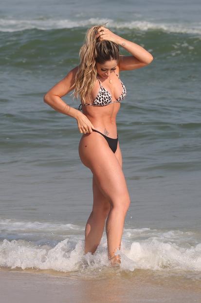 Carol Narizinho na praia da Barra da Tijuca