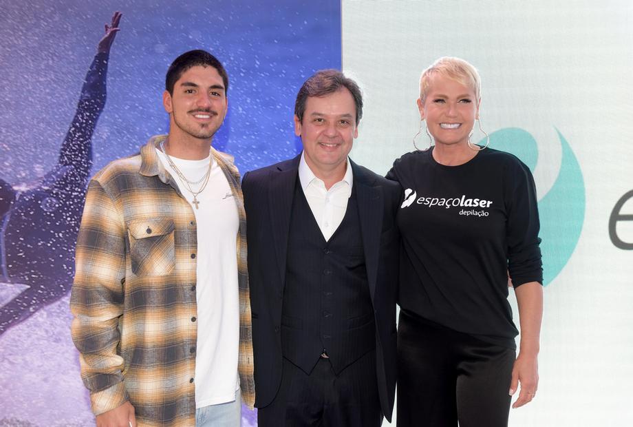 Xuxa Meneghel inaugura sua franquia da EspaçoLaser em São Paulo