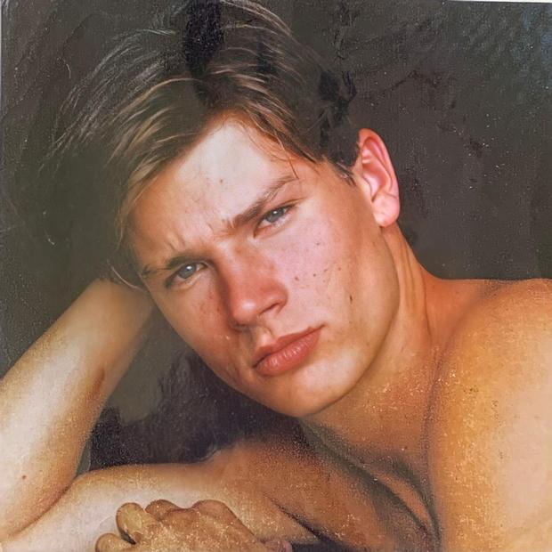 Rodrigo Hilbert antes da fama em seu primeiro book fotográfico