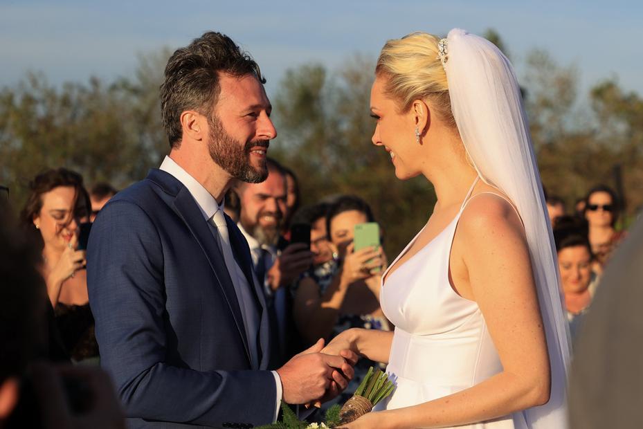 Ana Hickmann celebra o casamento de sua irmã em Itu