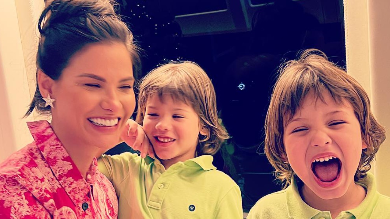 Andressa Suita posta clique fofo com os filhos e faz reflexão sobre conciliar carreira e maternidade