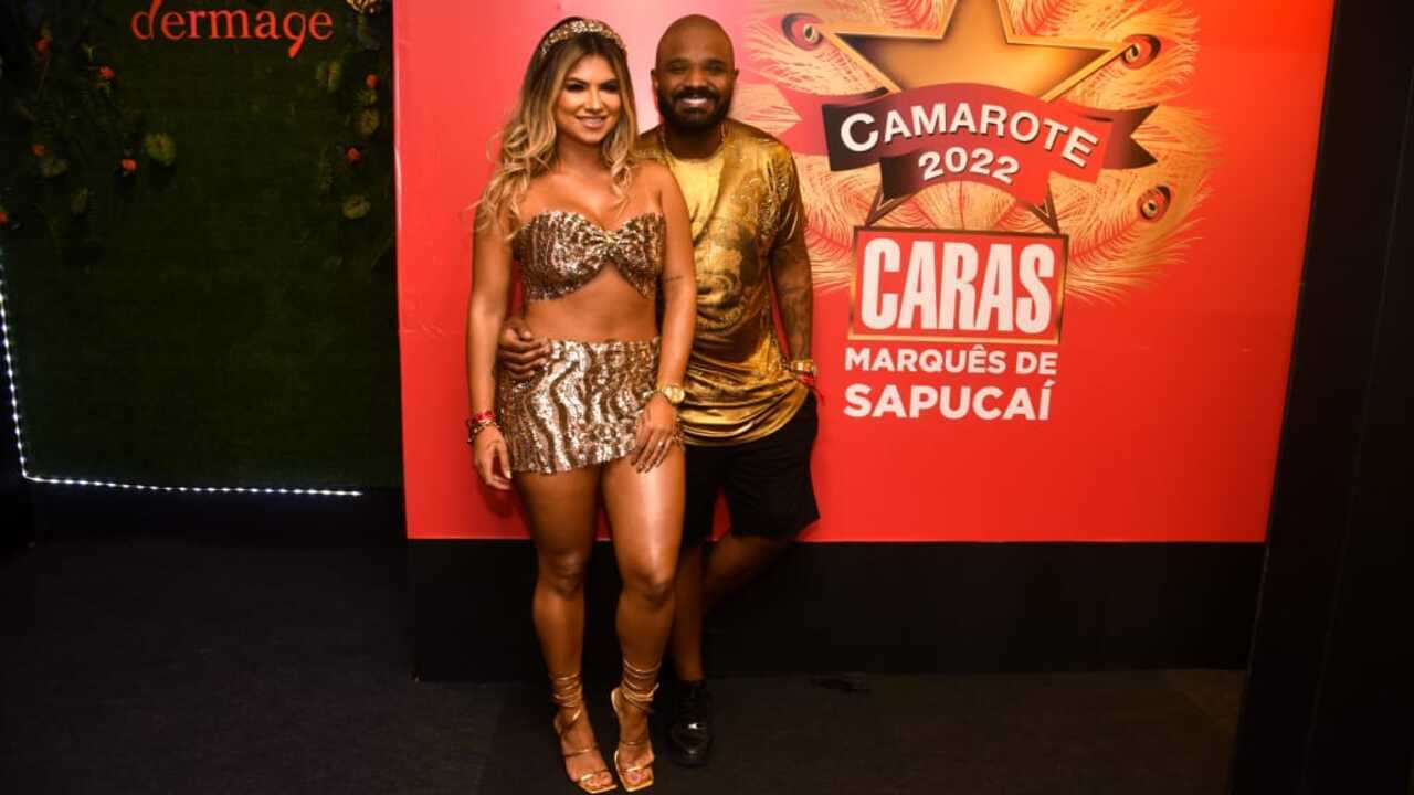 Arlindinho Cruz e a esposa, Ayeska, marcam presença no Camarote CARAS Bateria Nota 10