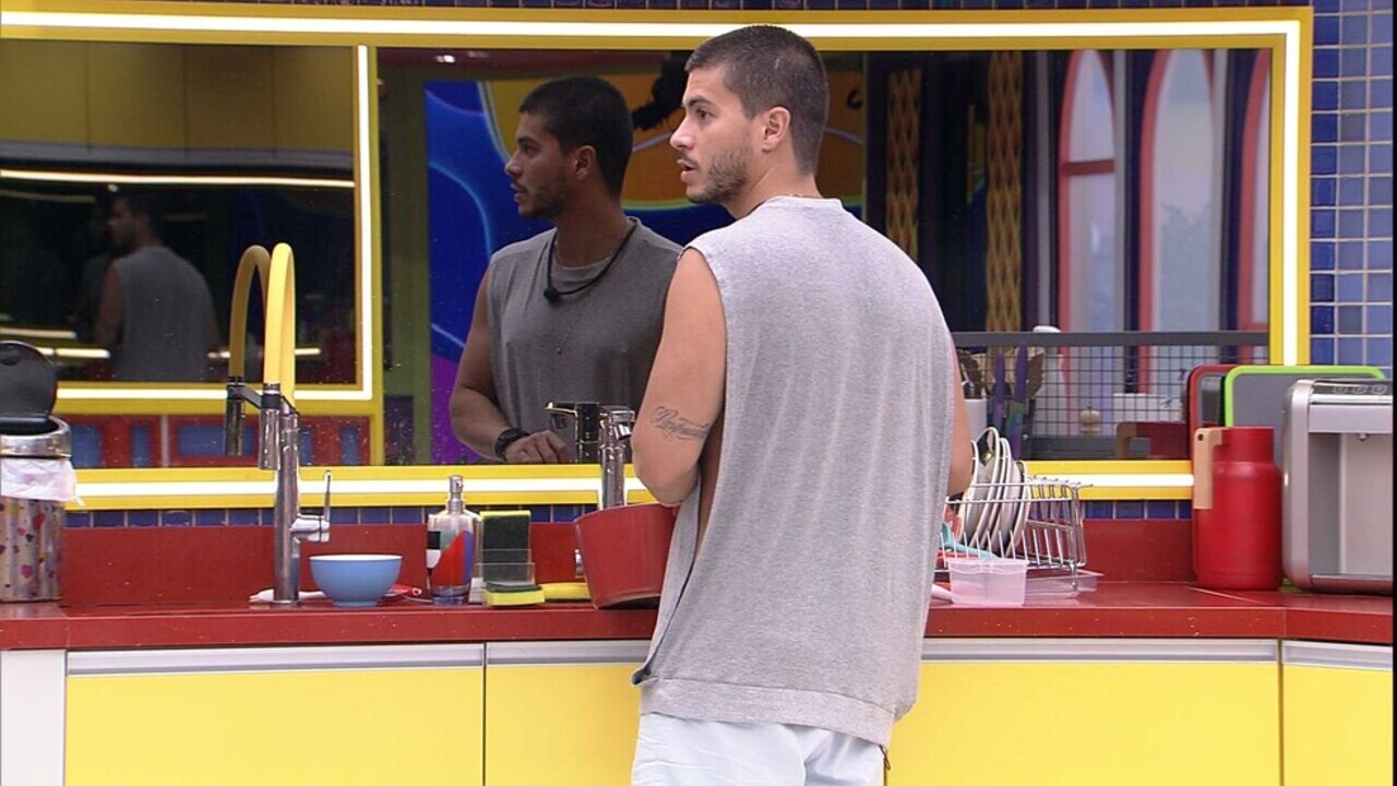 Arthur Aguiar revela que não teve medo de entrar no BBB 22: ”Estava muito seguro”