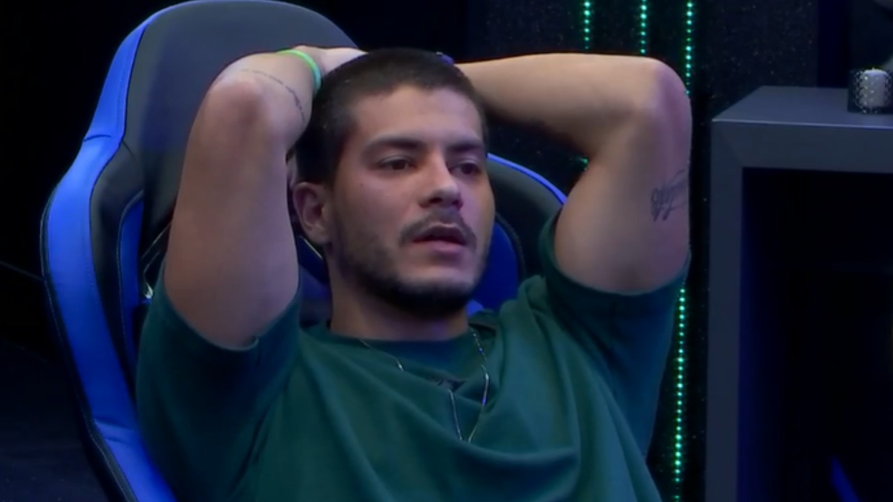 BBB 22: Arthur Aguiar desabafa sobre aproximação de brothers com Linn da Quebrada: ”Colaram neles”