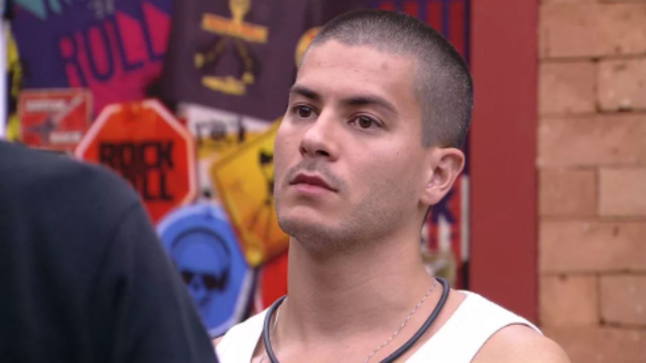BBB 22: Arthur Aguiar fica insatisfeito por estar na berlinda e brothers tentam explicar a estratégia adotada