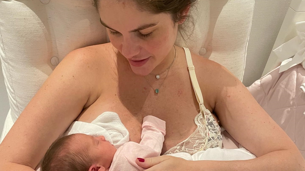 Bárbara Evans faz relato sobre a amamentação e aconselha: ”Seja forte e paciente”