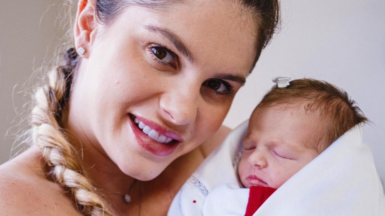 Bárbara Evans celebra 1 semana da filha e se derrete: ”Obrigada por me escolher”