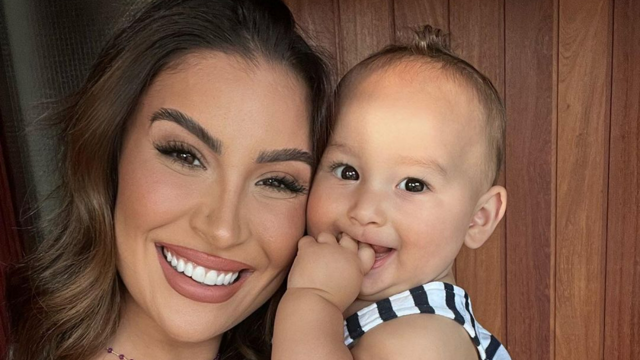 Bianca Andrade se derrete ao publicar uma série de cliques encantadores de Cris: ”alegria da vida da mamain!”