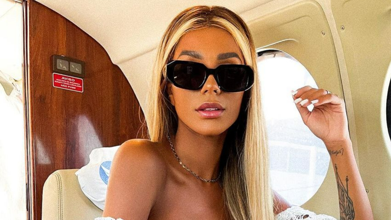 Brunna Gonçalves arranca elogios do público ao esbanjar corpão com look ousado: ”Perfeita!”