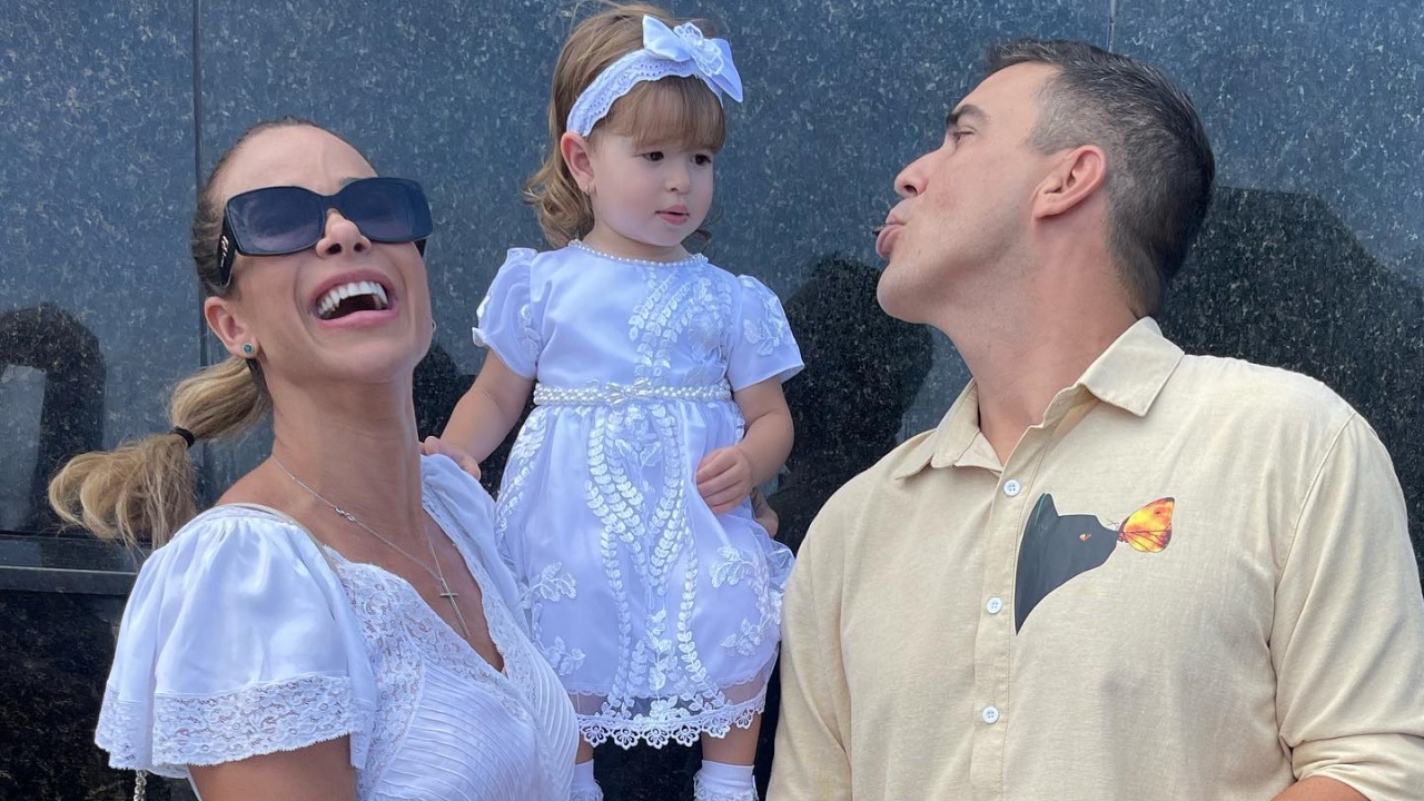 André Marques recorda batizado da afilhada, Lara: “Minha princesa linda”