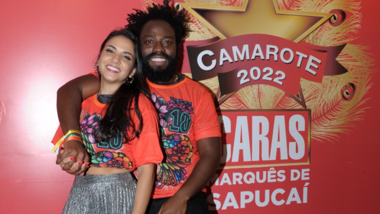 Douglas Silva curte Camarote CARAS na Sapucaí com a esposa e fala sobre vida após BBB 22: ”A ficha não tá caindo”
