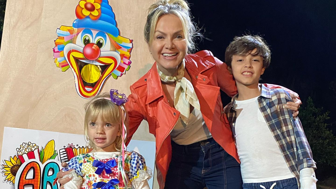 Em clima de TBT, Eliana resgata foto antiga com os filhos: ”Parece que foi ontem”