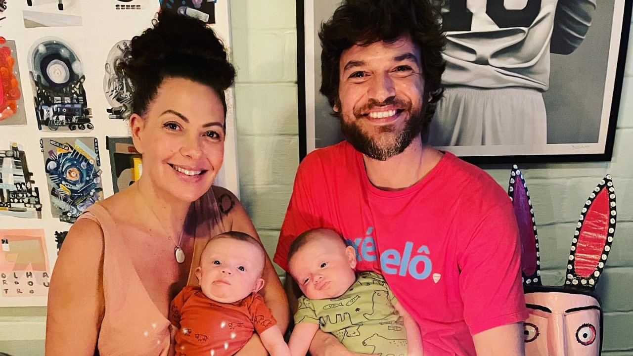 Fabiula Nascimento e Emílio Dantas celebram o terceiro mês dos filhos gêmeos, Roque e Raul