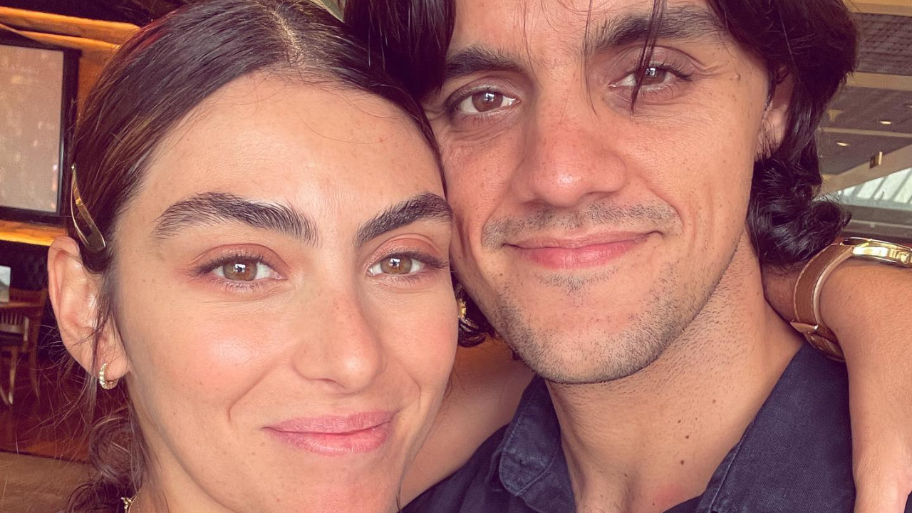 Felipe Simas desabafa sobre casamento: ”Nem todos os momentos são felizes”