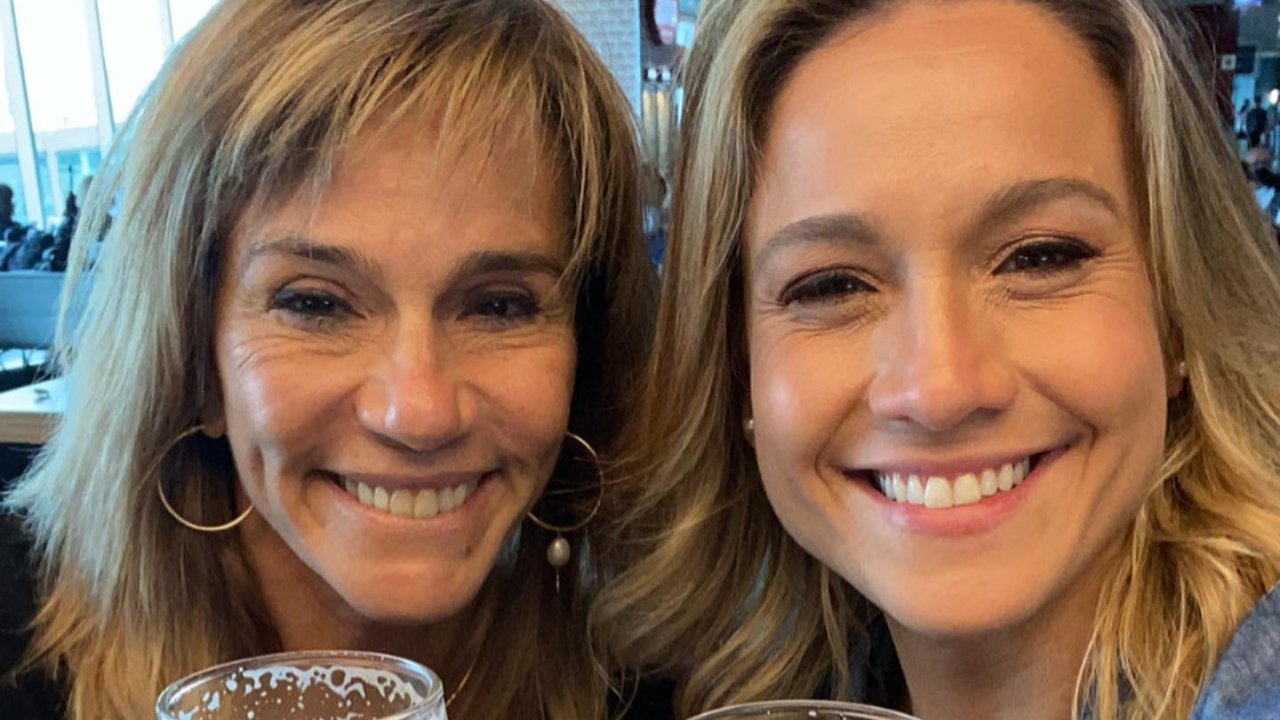 Fernanda Gentil se emociona ao prestar homenagem no aniversário de sua mãe: ”Mulher potente”