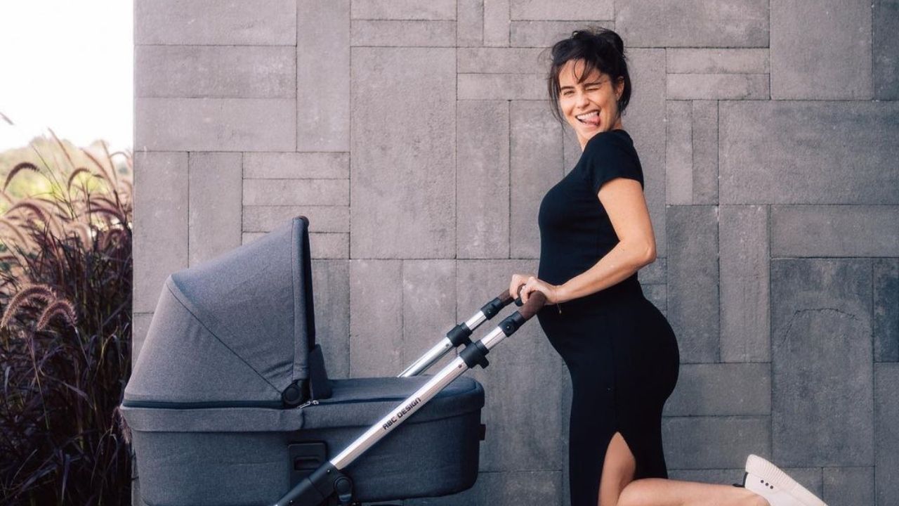 Fernanda Vasconcellos exibe barrigão da gravidez e brinca: “Pronta para os futuros rolês”