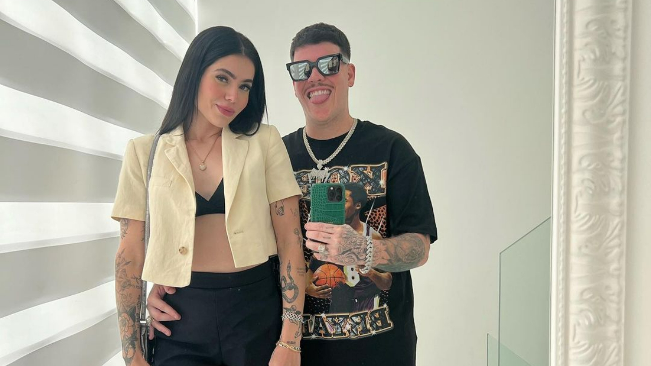 Ferrugem surge coladinho com a esposa em clique romântico: ”Nossa vida!”