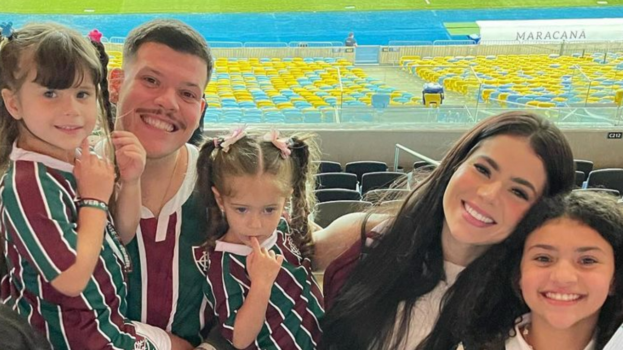 Ferrugem posta clique antigo de viagem que fez ao lado da família para Orlando: ”Vale a pena relembrar os bons momentos!”