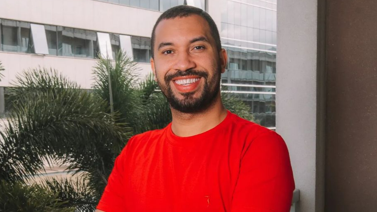 Confirmado no desfile da Grande Rio, Gil do Vigor faz contagem regressiva para o Carnaval: ”Faltam 7 dias para o nosso reencontro”