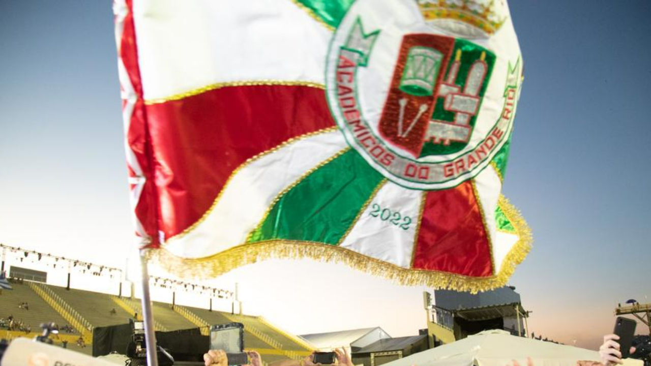 Famosos celebram vitória da Grande Rio no Carnaval Carioca de 2022