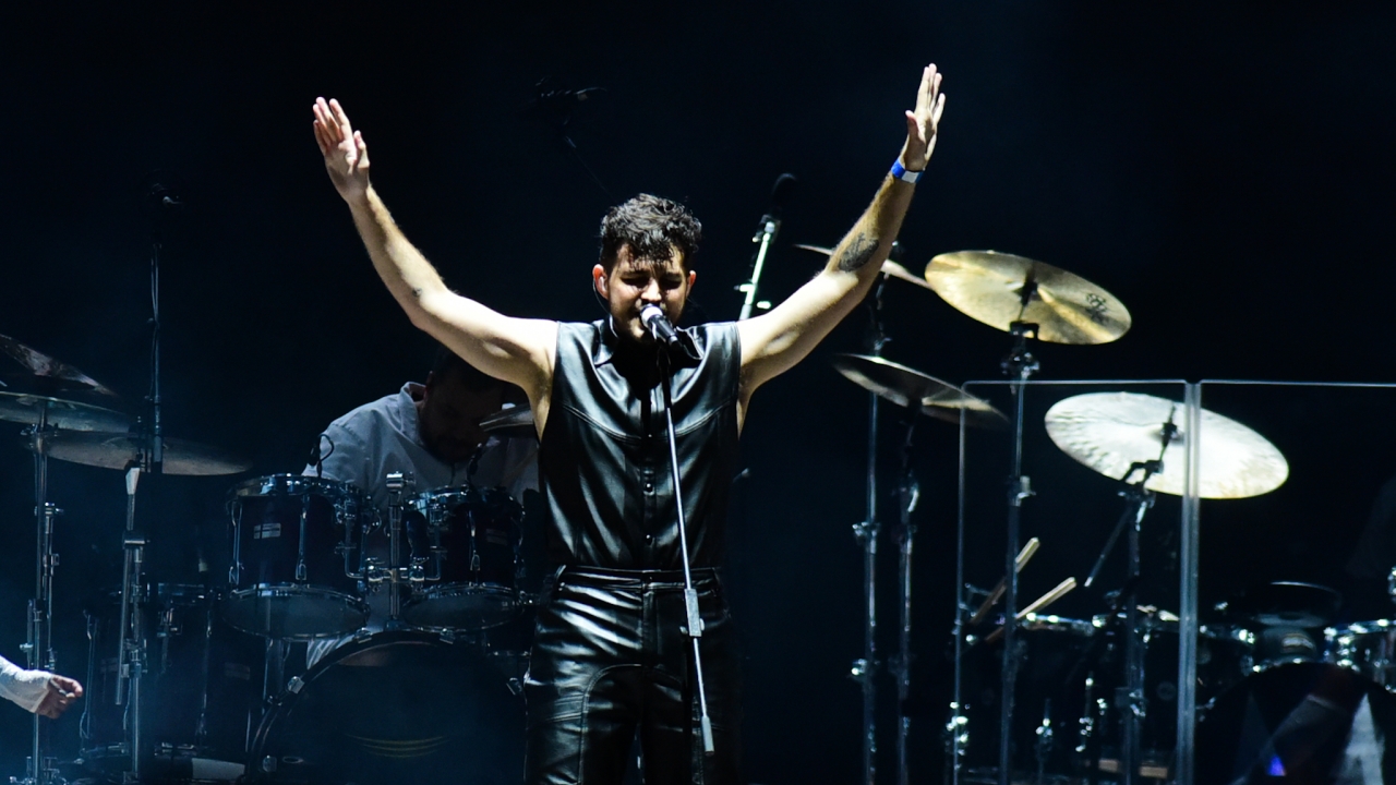 Jão leva parte da turnê ‘Pirata’ para o palco do Maroon 5 em São Paulo