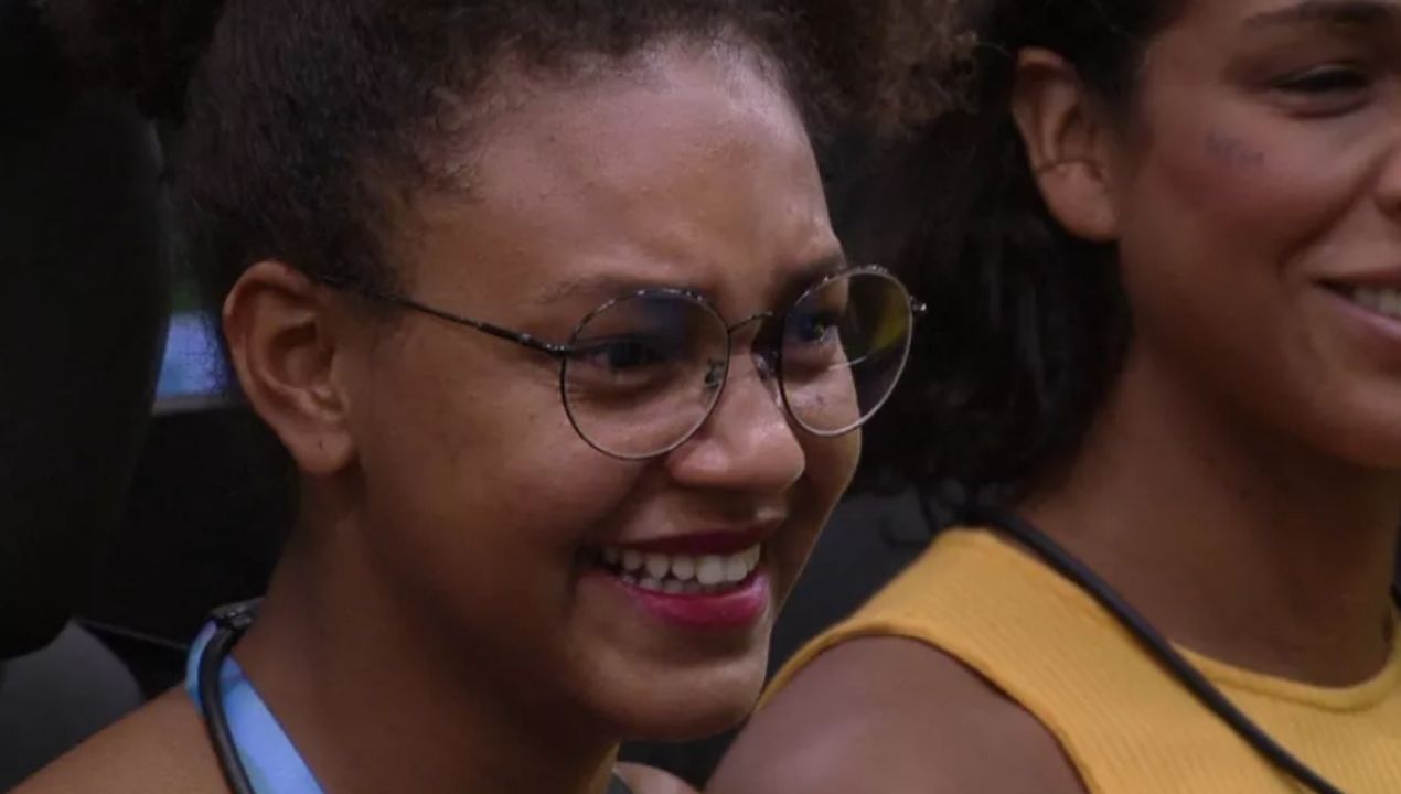 BBB 22: Jessi se emociona com recado da mãe no almoço do anjo: “Primeira mestranda da família”