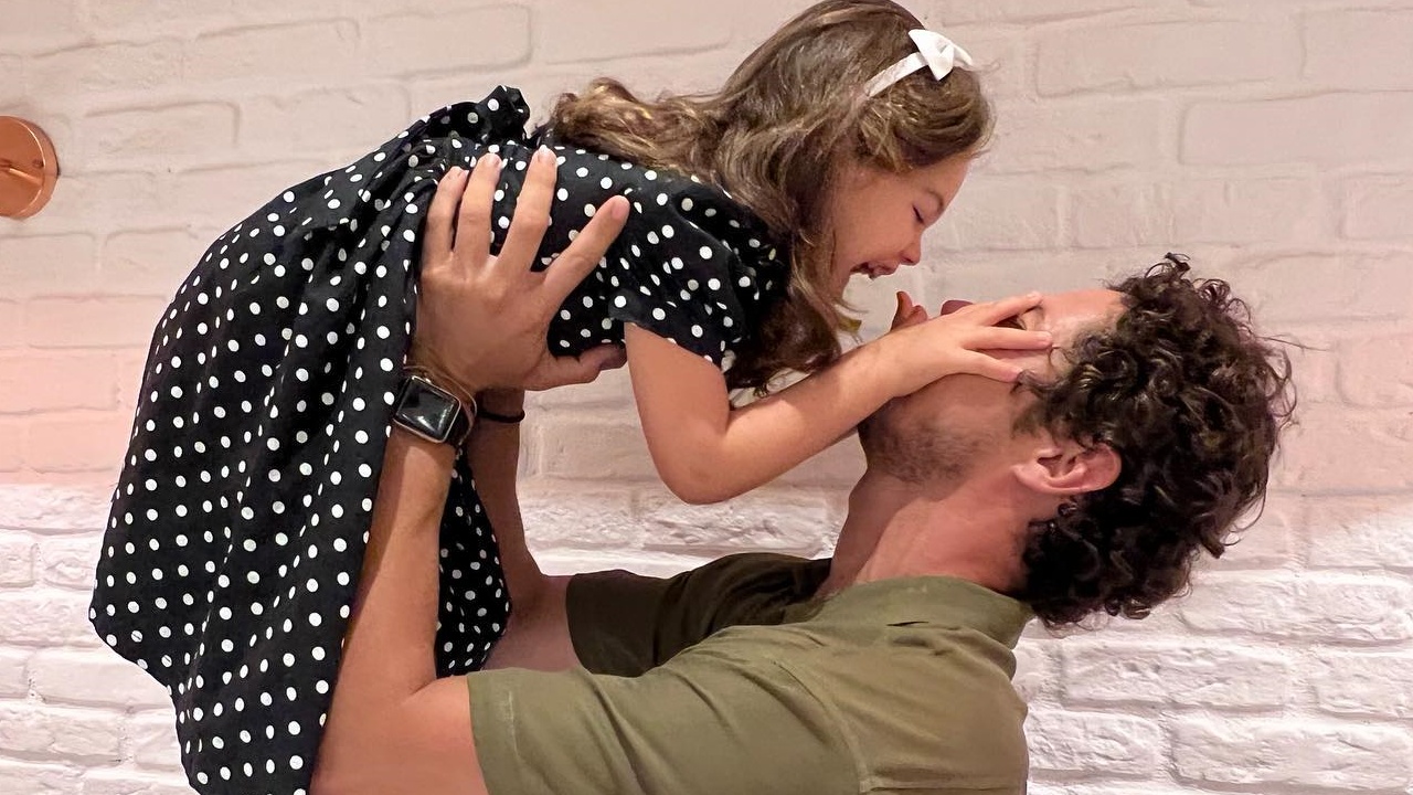 José Loreto comemora aniversário da filha, Bella: ”A razão da minha vida”