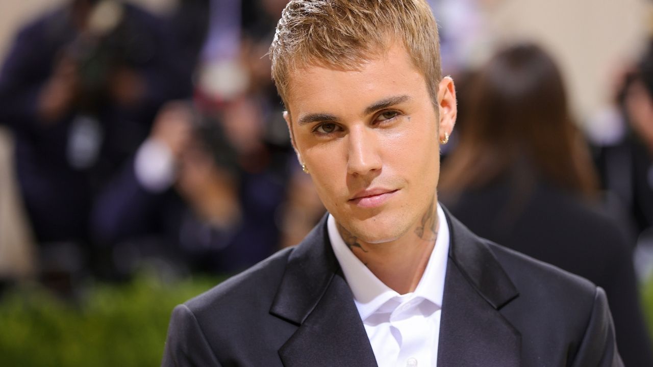 Justin Bieber compartilha vídeo de brasileiros cantando ‘Love Yourself’ versão funk