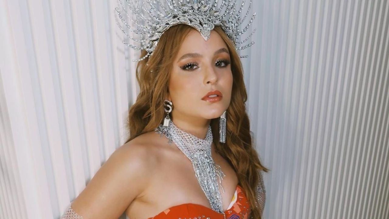 Larissa Manoela brilha com look de Carnaval: “Belíssima”