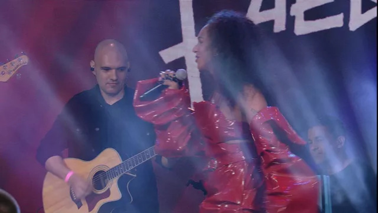 Linn Da Quebrada se junta a Jão e performa a música “Idiota” na grande final do BBB 22