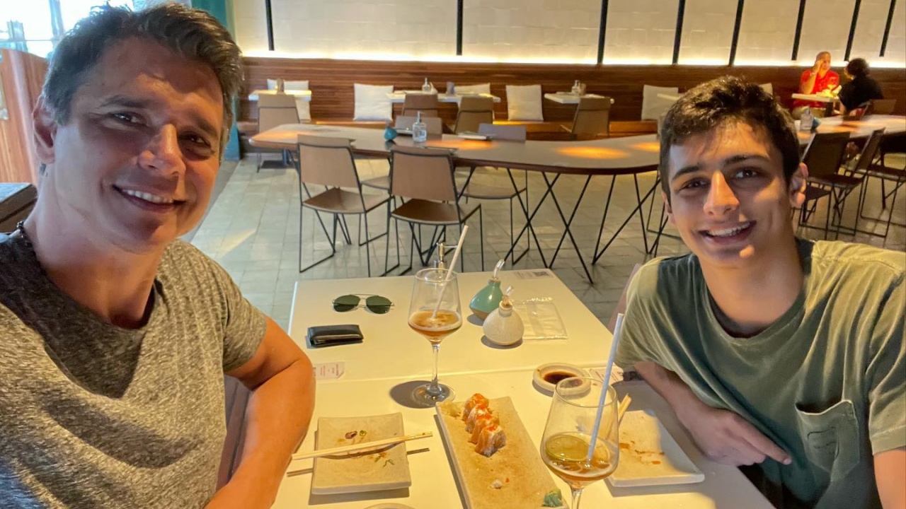 Marcio Garcia curte o dia ao lado do filho mais velho: ”Amor maior do mundo”