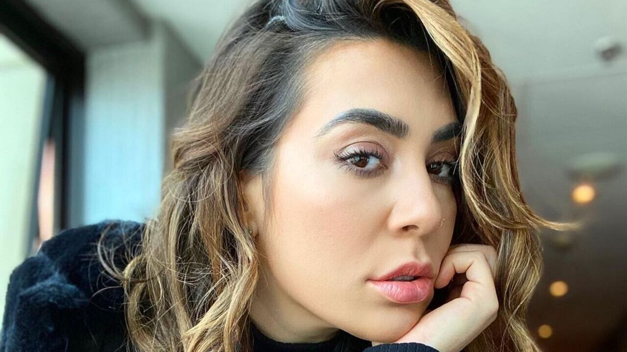 Naiara Azevedo elege micro vestido para reencontro com ex-BBBs e esbanja beleza