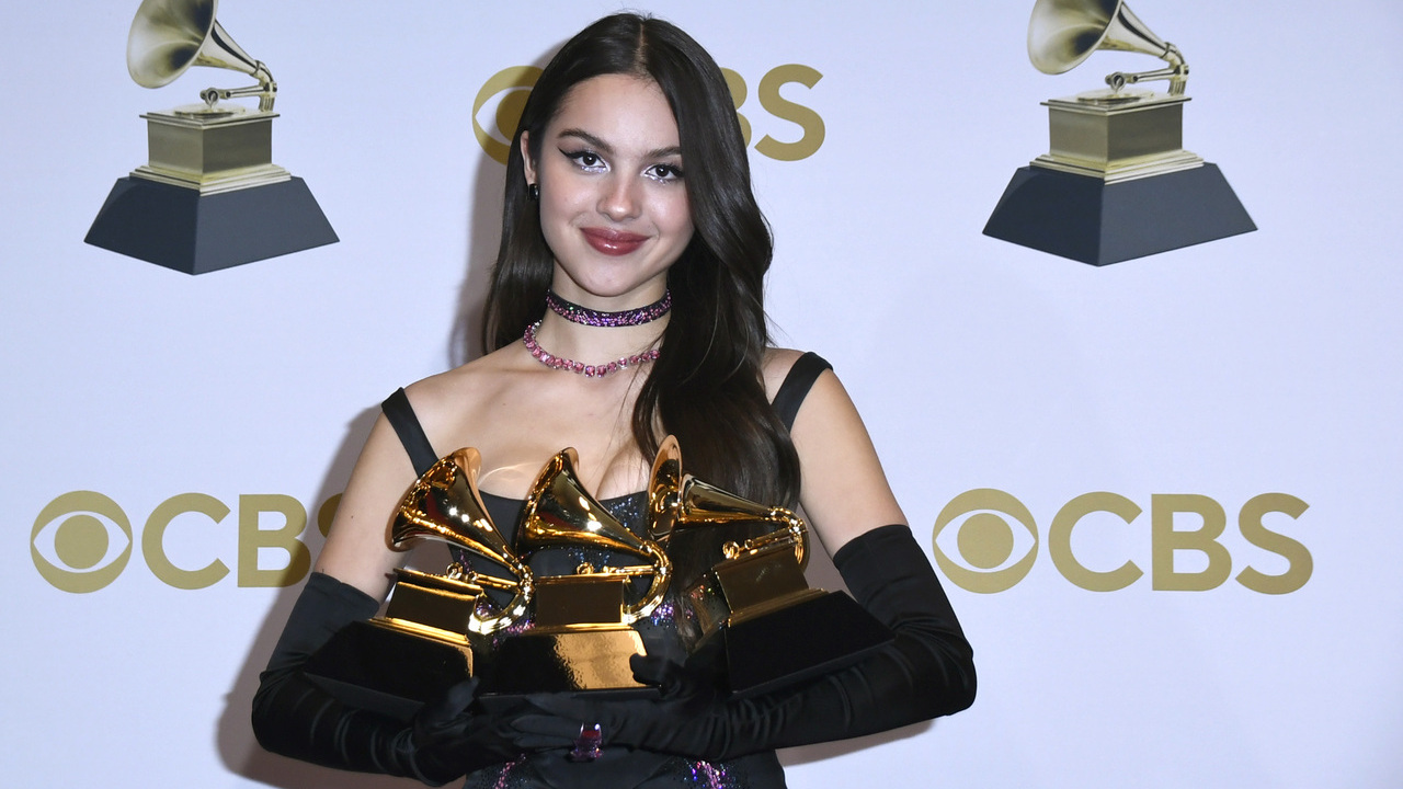 Ganhadora de três prêmios, Olivia Rodrigo faz post depois da cerimônia do Grammy
