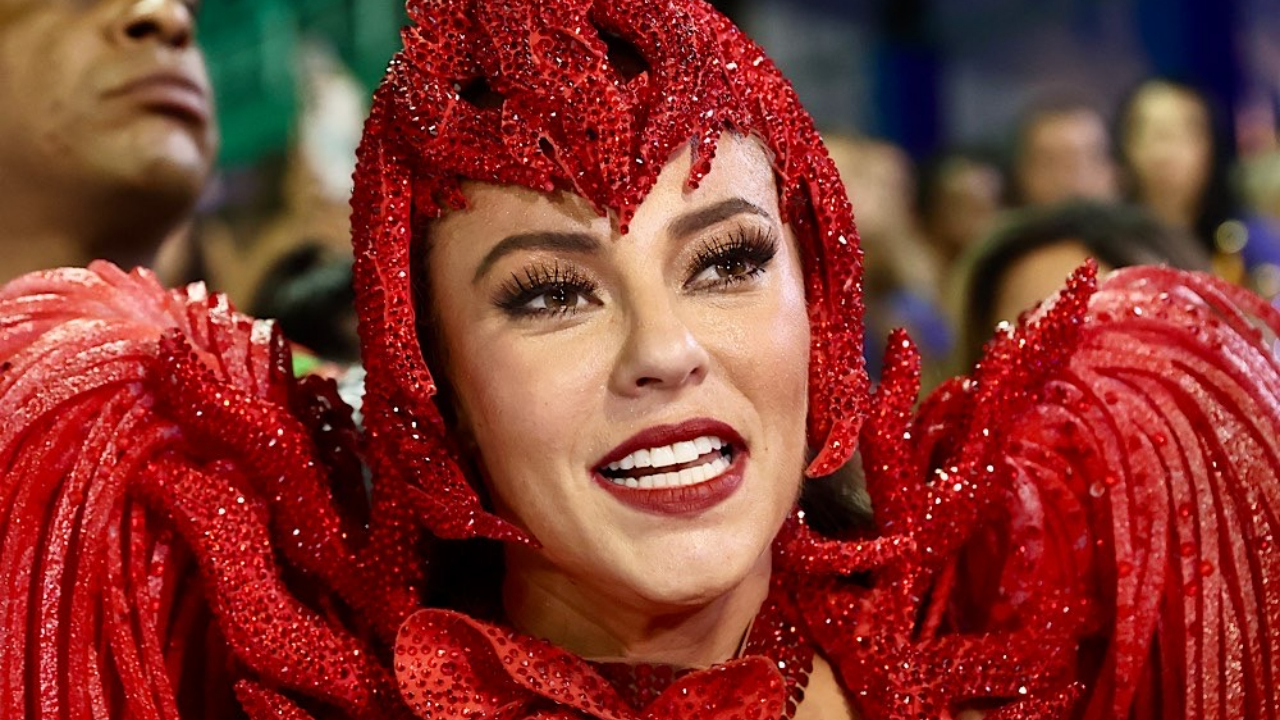 Com Paolla Oliveira à frente da bateria, Grande Rio é a grande campeã do Carnaval do Rio de Janeiro