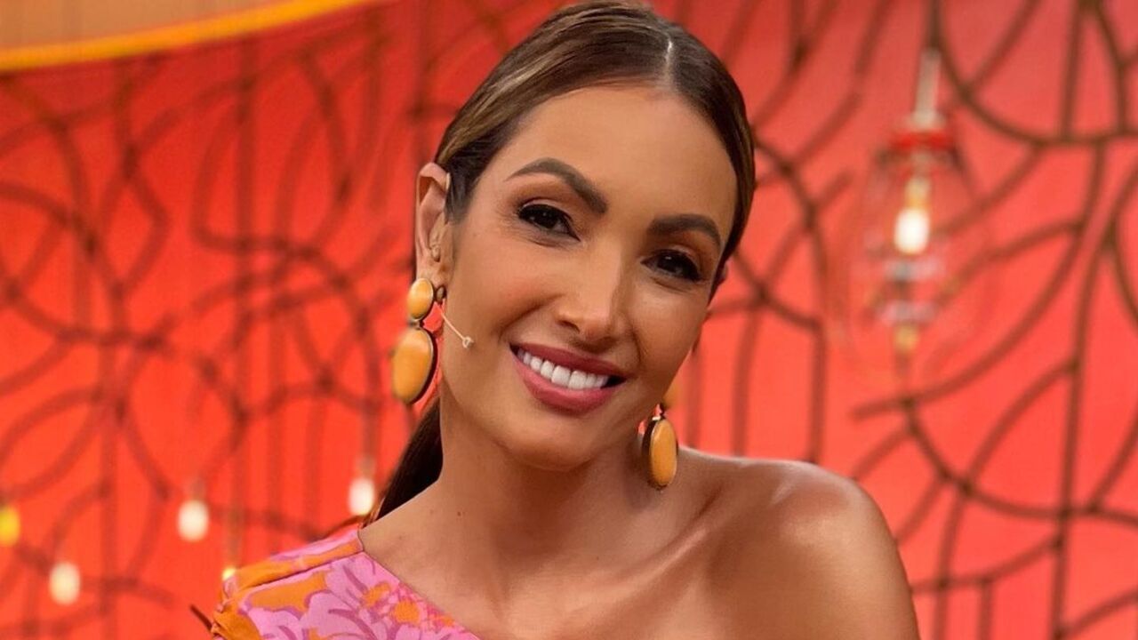 Patrícia Poeta surge poderosa com look dourado e impressiona: ”Que luxo”