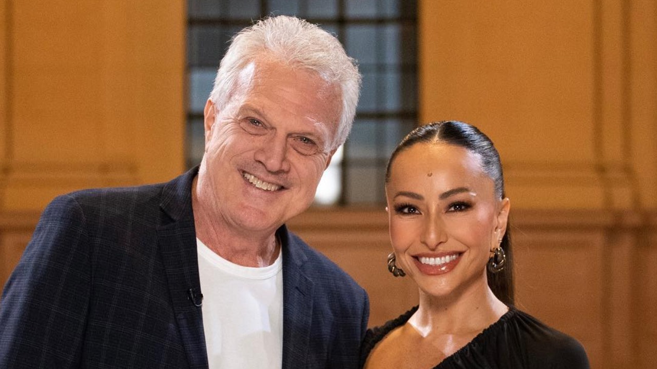 Em entrevista com Pedro Bial, Sabrina Sato relembra crise no casamento e relação com Dhomini