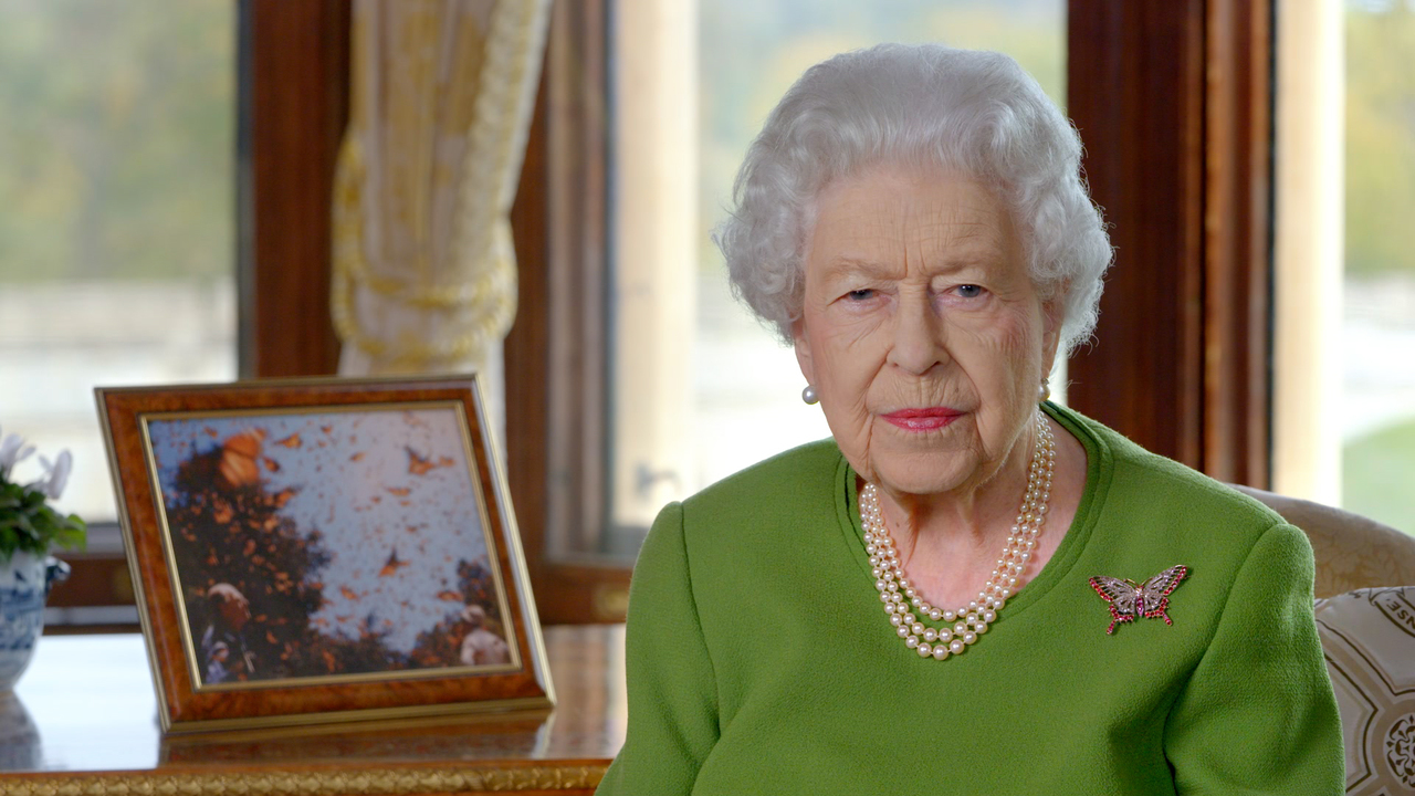 Completando 96 anos, Rainha Elizabeth II recebe homenagens de membros da Família Real