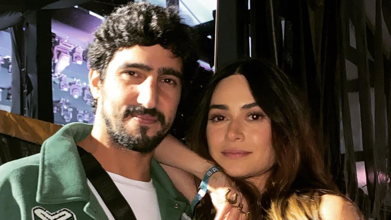 Renato Góes se derrete ao postar clique de Thaila Ayala: ”A mamacita tá on fire”
