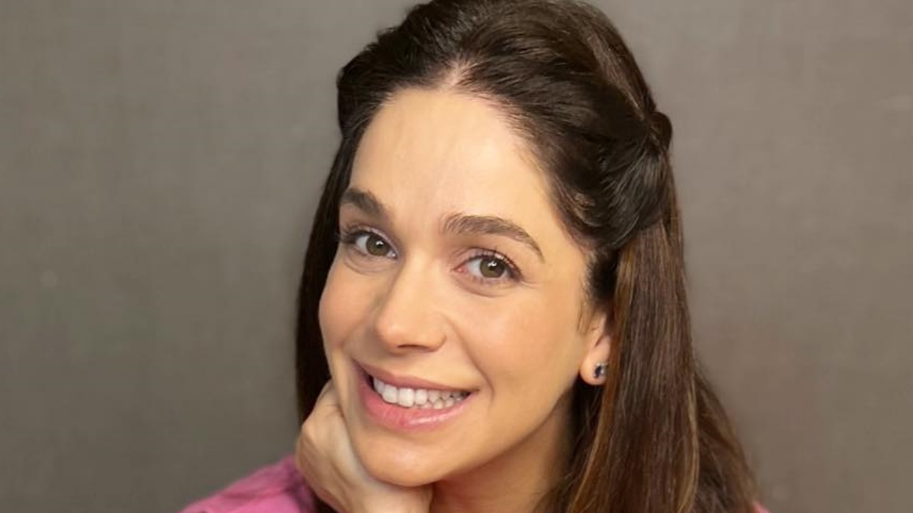 Mãe de três, Sabrina Petraglia reflete sobre a maternidade: “Um entra e sai de sentimentos”