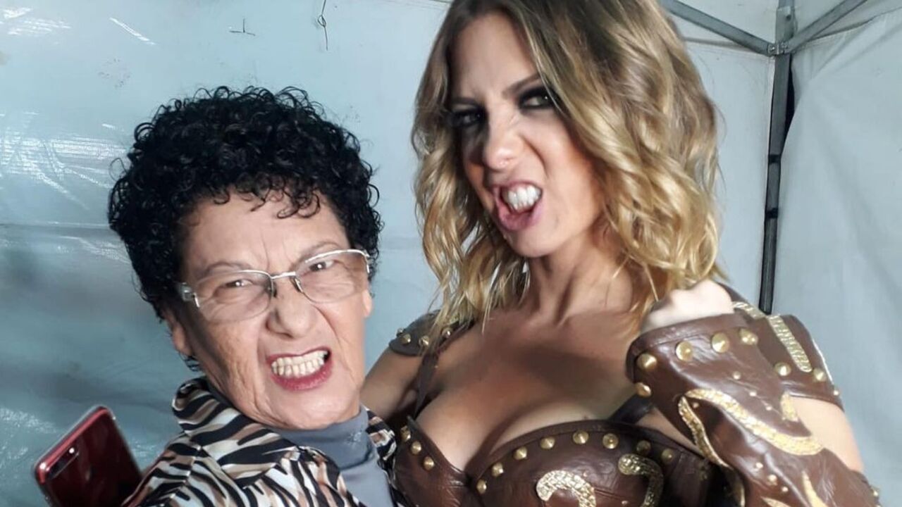 Sheila Mello lamenta morte da mãe: ”Me deu o privilégio de seu último suspiro ser nos meus braços”