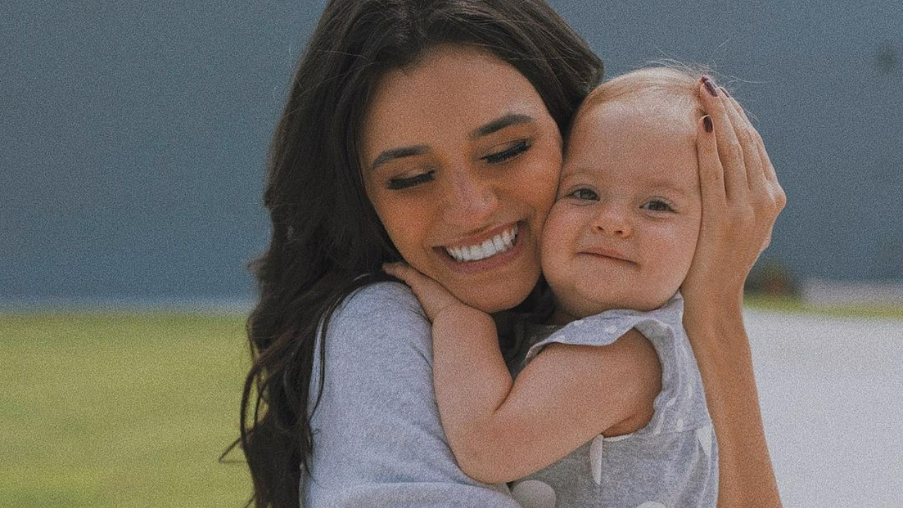 Talita Younan curte passeio divertido com a filha, Isabel, na Lagoa Rodrigo de Freitas