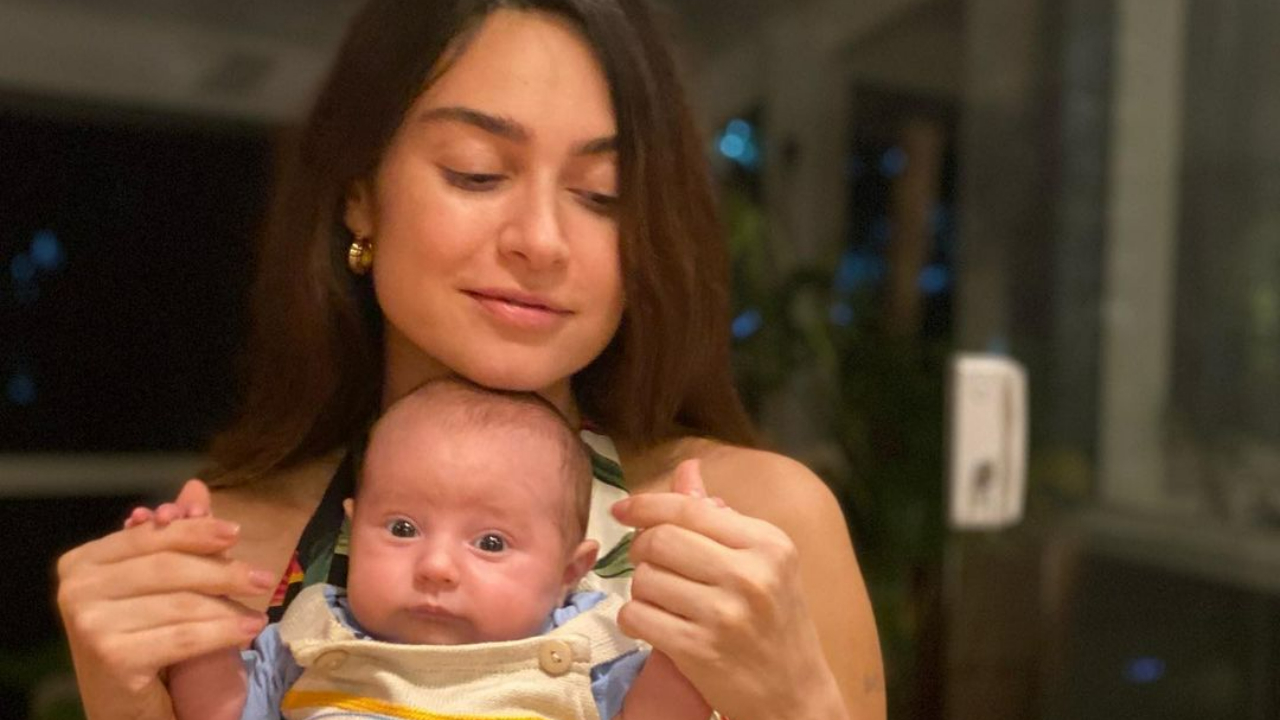 Thaila Ayala surge brincando com o filho, Francisco, em vídeo fofo e encanta fãs: ”Que vontade de amassar!”