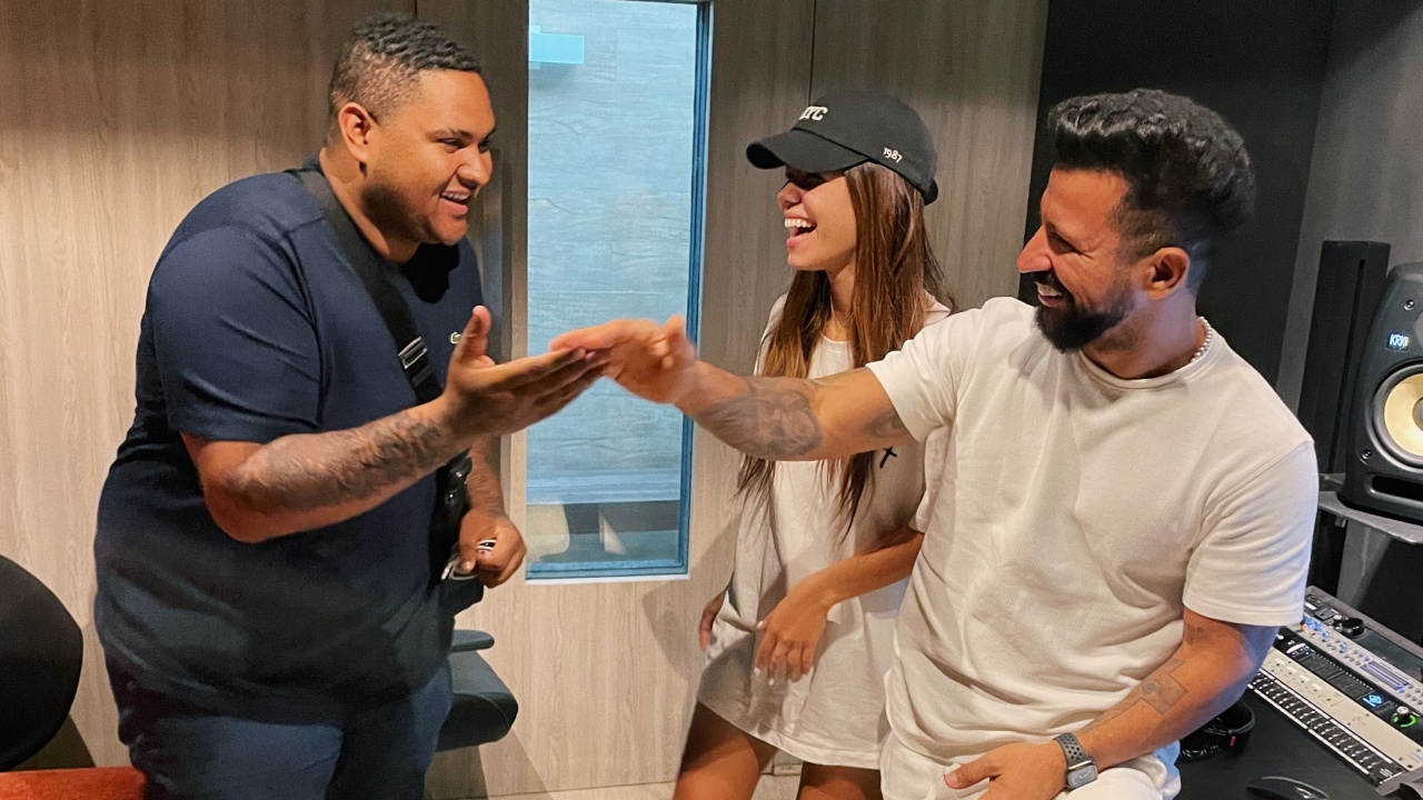 Tília entra em estúdio com Dennis e Kevin O Chris: “Uma aula”
