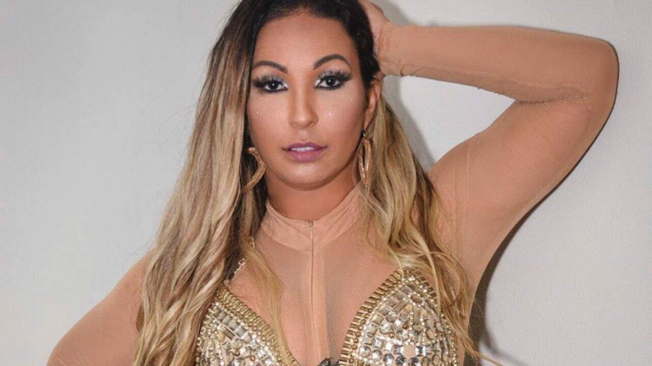 Com look todo transparente, Valesca Popozuda rouba a cena no Instagram